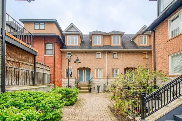 228 St. George ST #TH 15, Toronto C02, ON M5R 2N5