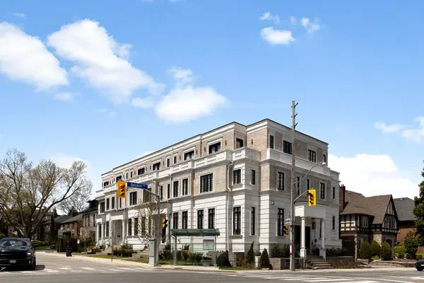 1202 Avenue RD, Toronto C04, ON M5N 2G4