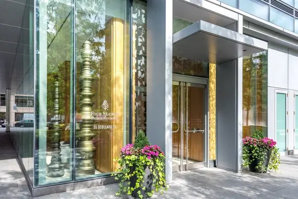55 Scollard ST #702, Toronto C02, ON M5R 0A1