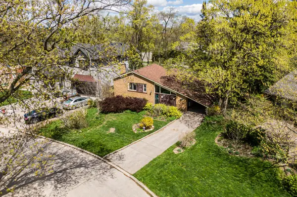 56 Grangemill CRES, Toronto C13, ON M3B 2J2