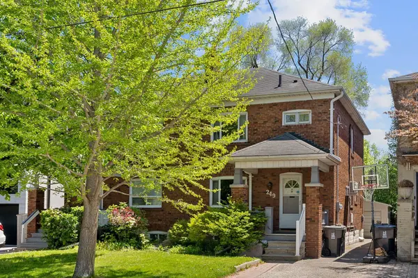 249 Brookdale AVE, Toronto C04, ON M5M 1P6