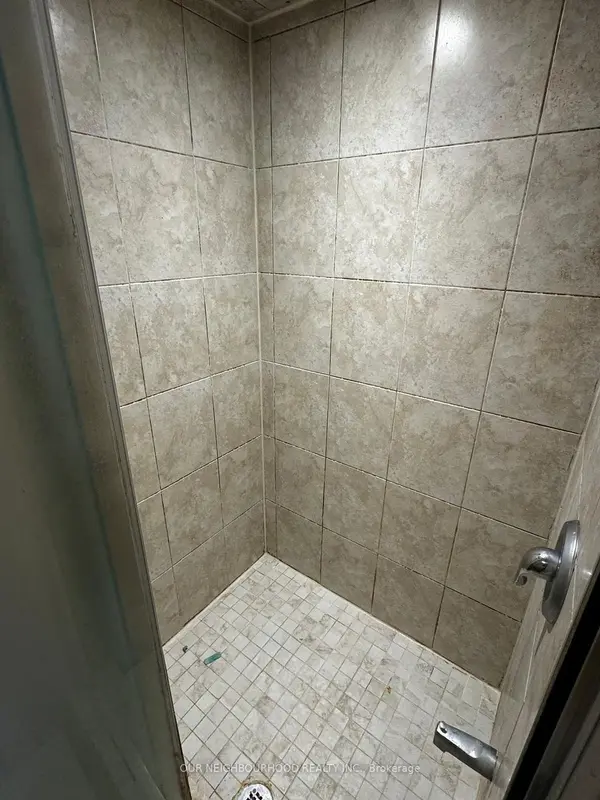 105 Poyntz AVE #Upper, Toronto C07, ON M2N 1J3