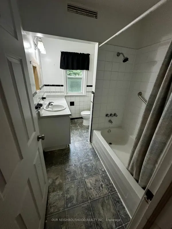 105 Poyntz AVE #Upper, Toronto C07, ON M2N 1J3