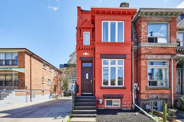 95 Wolseley ST, Toronto C01, ON M5T 1A4