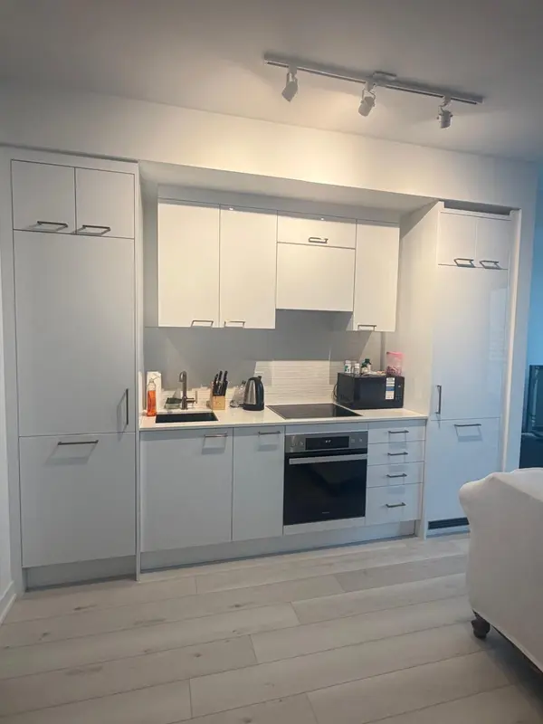 634 Church ST #2301, Toronto C08, ON M4Y 0G9