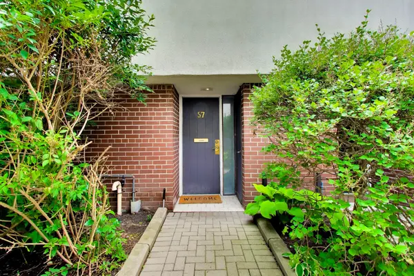 396 Woodsworth RD #57, Toronto C12, ON M2L 2T9