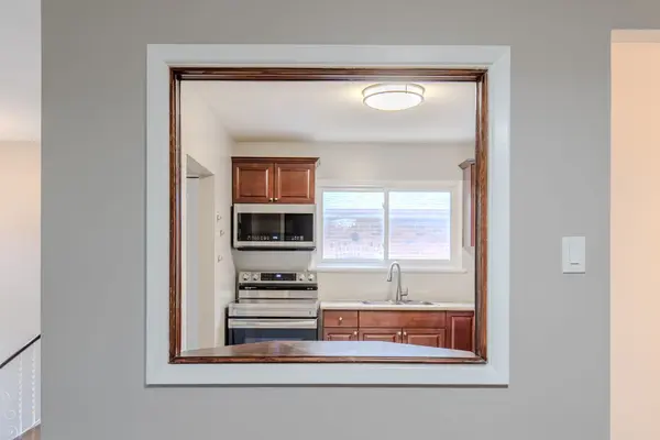 12 Murellen CRES, Toronto C13, ON M4A 2K5