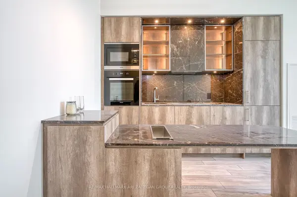 11 Yorkville AVE #5806, Toronto C02, ON M4W 1L2
