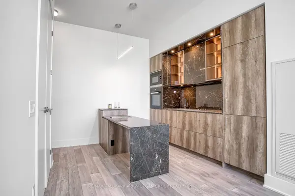 11 Yorkville AVE #5806, Toronto C02, ON M4W 1L2