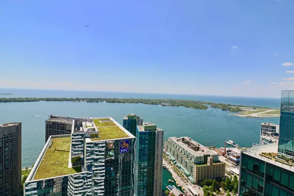 100 Harbour ST #5207, Toronto C01, ON M5J 0B5
