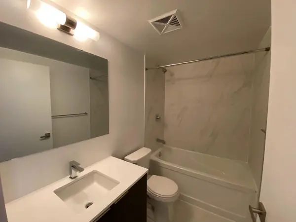 31 Tippett RD #430, Toronto C06, ON M3H 2V1