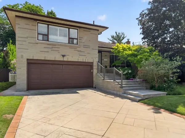 105 Palm DR, Toronto C06, ON M3H 2C2