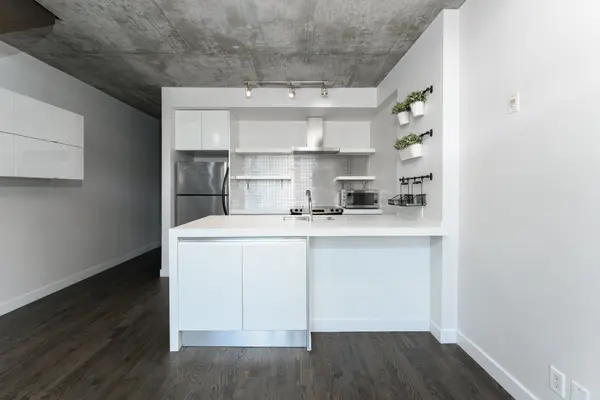 75 Portland ST #901, Toronto C01, ON M5V 2M9