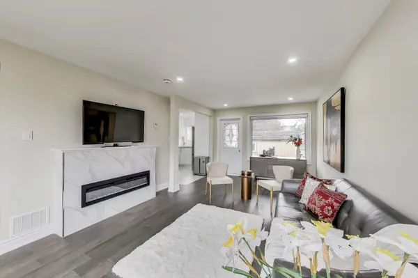 36 Rideout ST #UPPER, Ajax, ON L1S 1P8