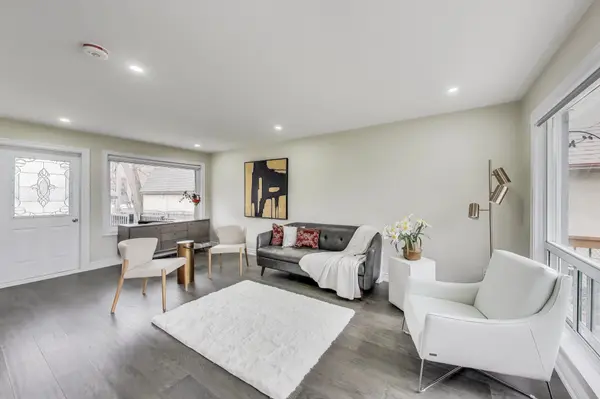 36 Rideout ST #UPPER, Ajax, ON L1S 1P8