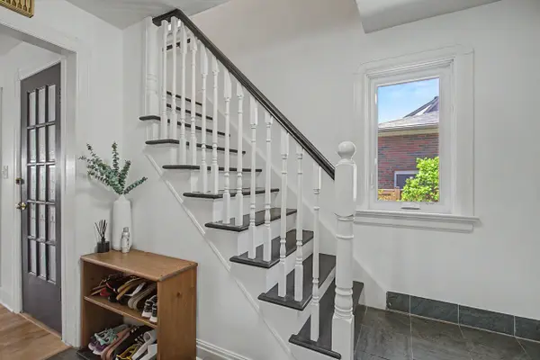 14 Squires AVE, Toronto E03, ON M4B 2R3