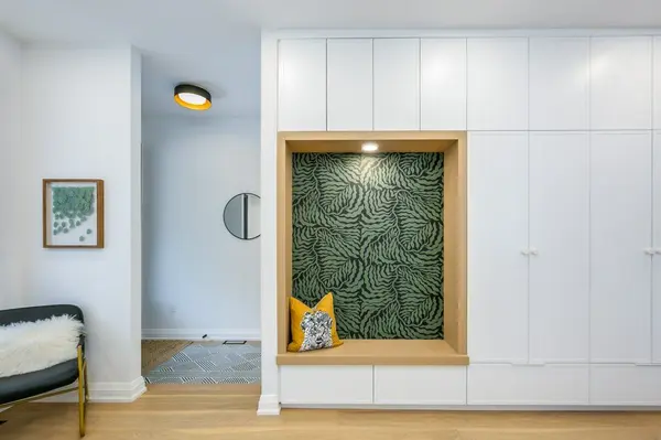 25 Herbert AVE, Toronto E02, ON M4L 3P8
