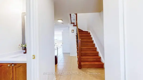 143 Cornish DR E, Clarington, ON L1E 3G9