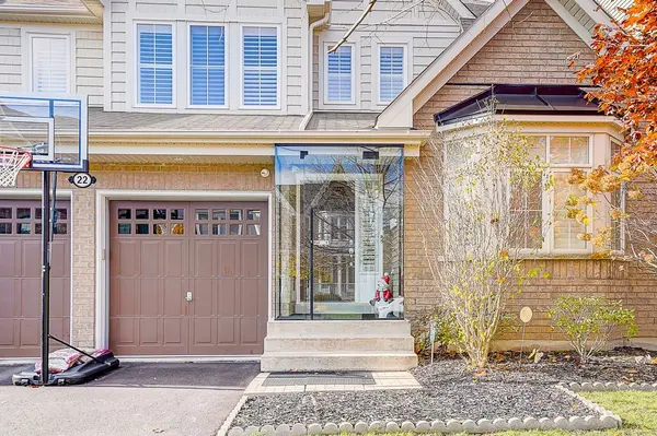 22 Northcastle CRES, Whitby, ON L1M 0H8