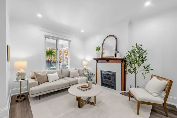 89 Dearbourne AVE, Toronto E01, ON M4K 1M6