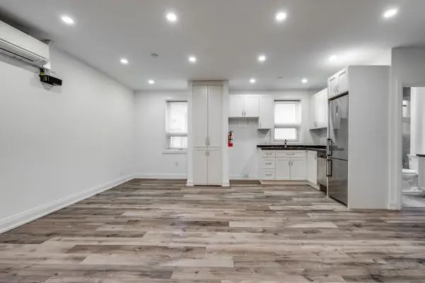 421 Danforth AVE #2, Toronto E01, ON M4K 1P1