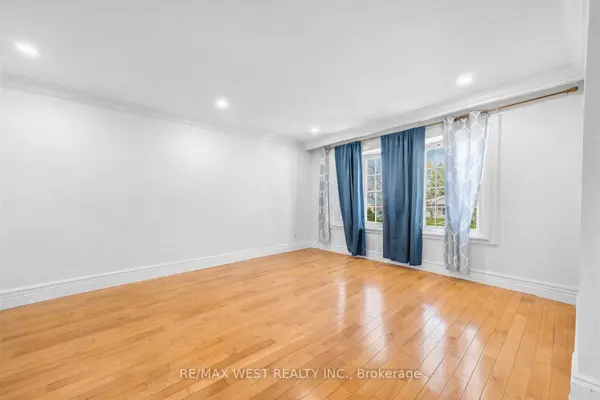 578 Bellamy RD N, Toronto E09, ON M1H 1G4