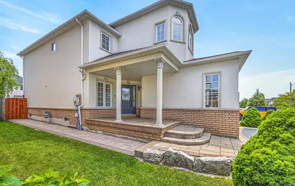 15 Steamer DR, Whitby, ON L1N 9X6