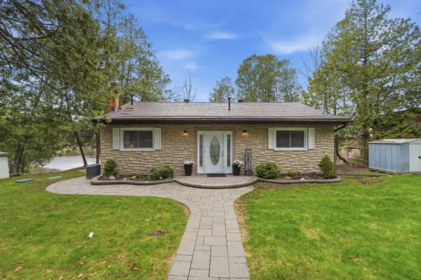 104 Riverbank DR, Georgina, ON L0E 1N0