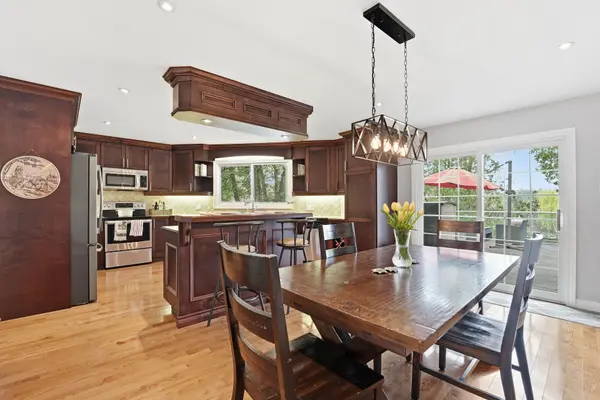 104 Riverbank DR, Georgina, ON L0E 1N0