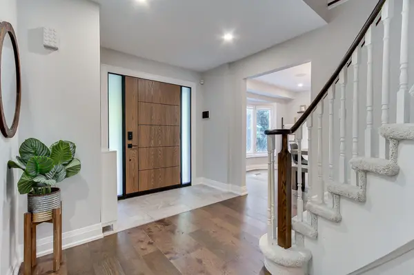111 Peevers CRES, Newmarket, ON L3Y 7T2