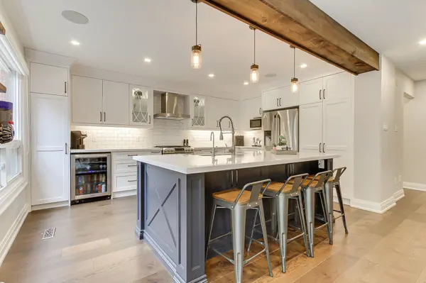 111 Peevers CRES, Newmarket, ON L3Y 7T2