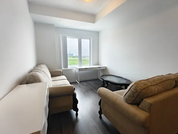 130 Honeycrisp CRES #318, Vaughan, ON L4K 0N7