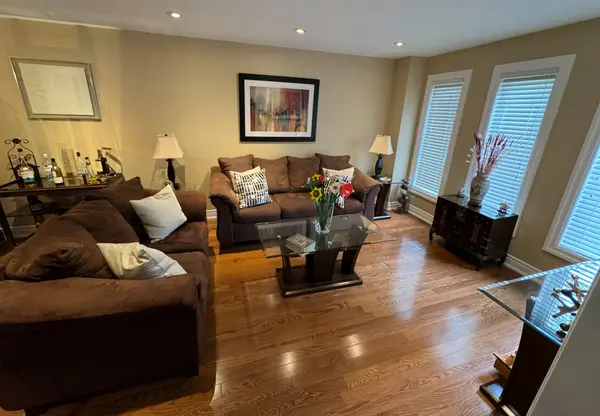 148 Mountbatten RD, Vaughan, ON L4J 7W2