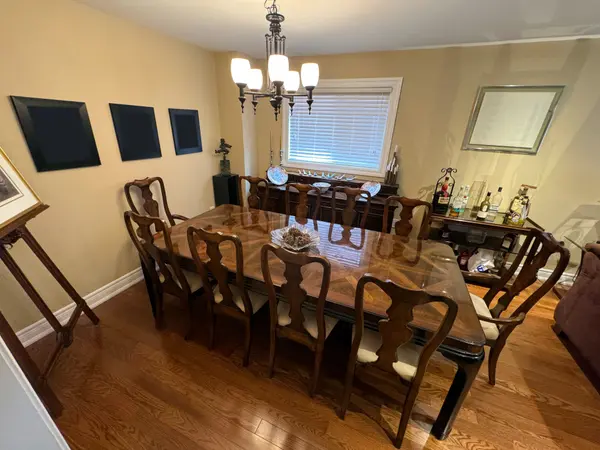 148 Mountbatten RD, Vaughan, ON L4J 7W2