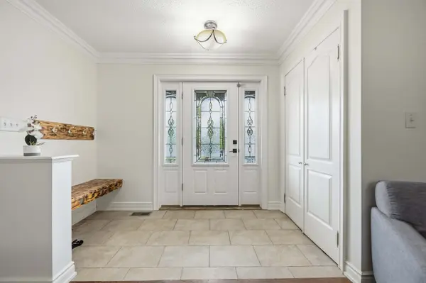 56 Hirst AVE, Georgina, ON L4P 4E5