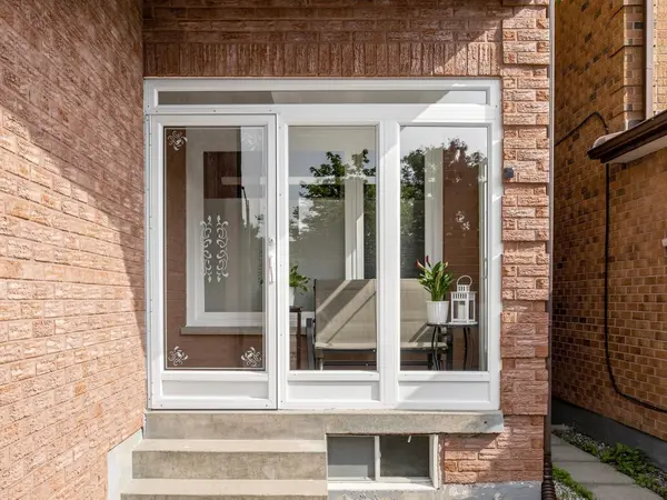 108 Anthony LN, Vaughan, ON L4K 3K8