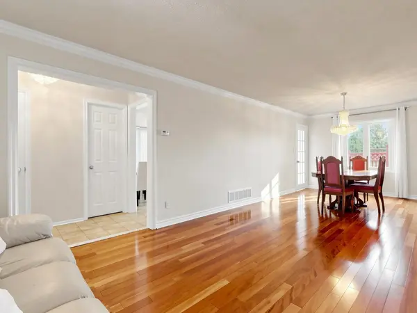 108 Anthony LN, Vaughan, ON L4K 3K8
