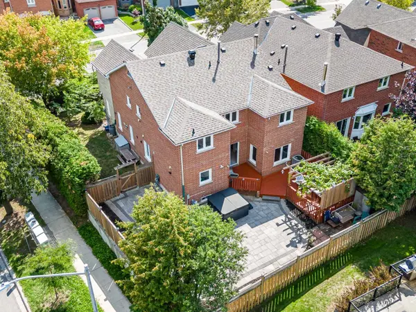 98 Rosedale Heights DR, Vaughan, ON L4J 4V7