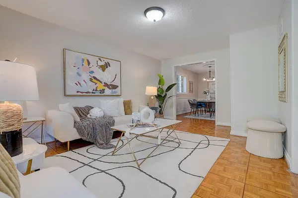 118 Henderson AVE, Markham, ON L3T 2L4