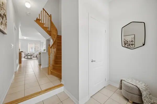 116 McCann CRES, Bradford West Gwillimbury, ON L3Z 2A5