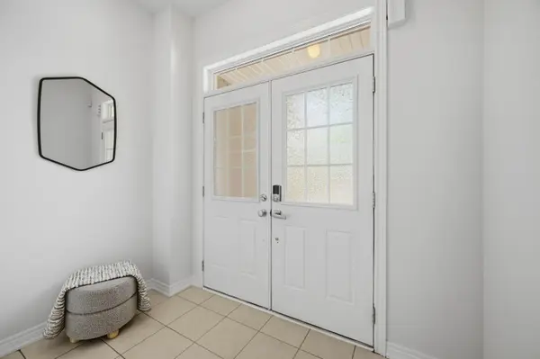 116 McCann CRES, Bradford West Gwillimbury, ON L3Z 2A5