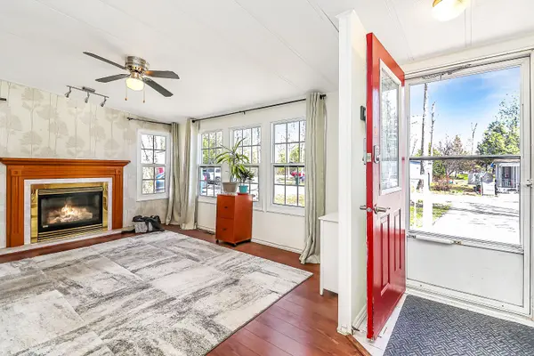 6 Pacific AVE, Wasaga Beach, ON L9Z 3A8