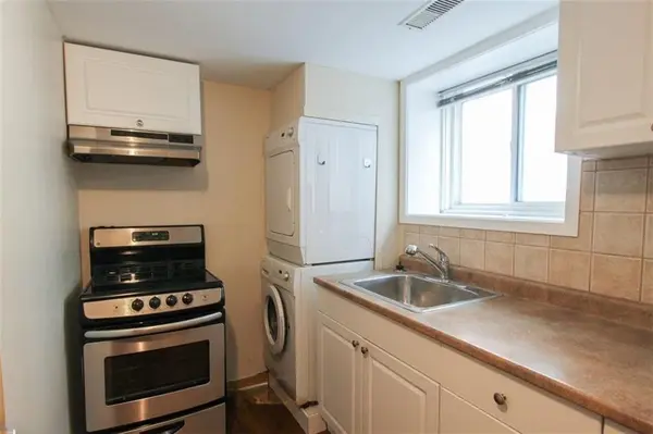 115 COLLIER ST #Lower level, Barrie, ON L4M 1H2
