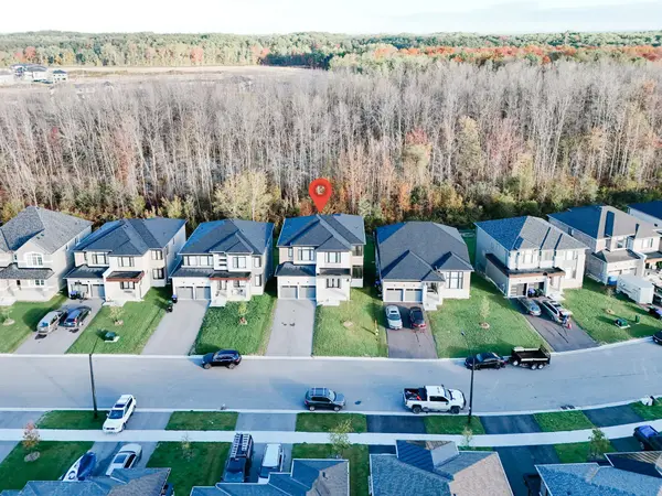 33 Del Ray CRES, Wasaga Beach, ON L9Z 0N7