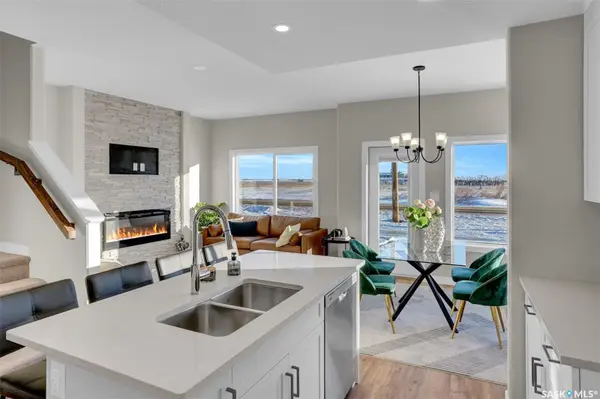 543 Traeger MANOR, Saskatoon, SK S7V 1Z8