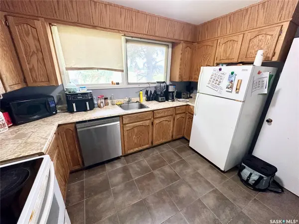 542 Elizabeth STREET, Weyburn, SK S4H 1S4