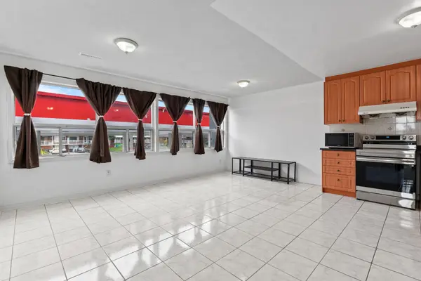 2922 Islington AVE #3, Toronto W05, ON M9L 2K4