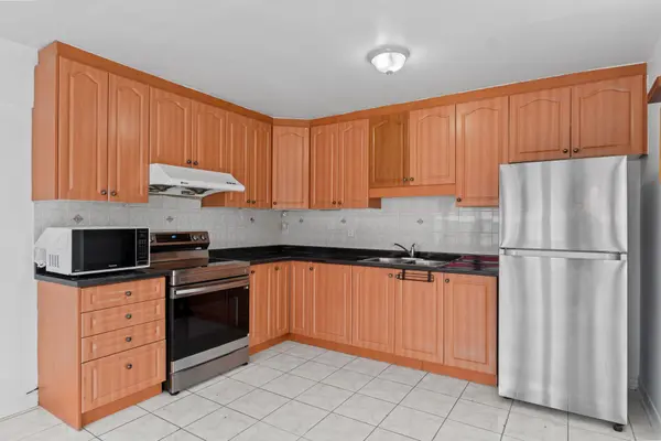 2922 Islington AVE #3, Toronto W05, ON M9L 2K4