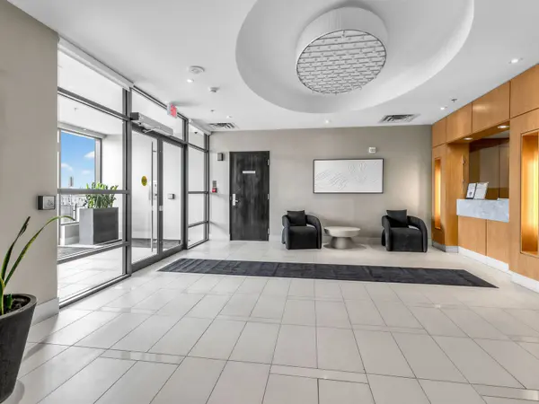 840 QUEENS PLATE DR #1705, Toronto W10, ON M9W 0E7