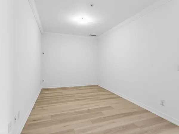 840 QUEENS PLATE DR #1705, Toronto W10, ON M9W 0E7